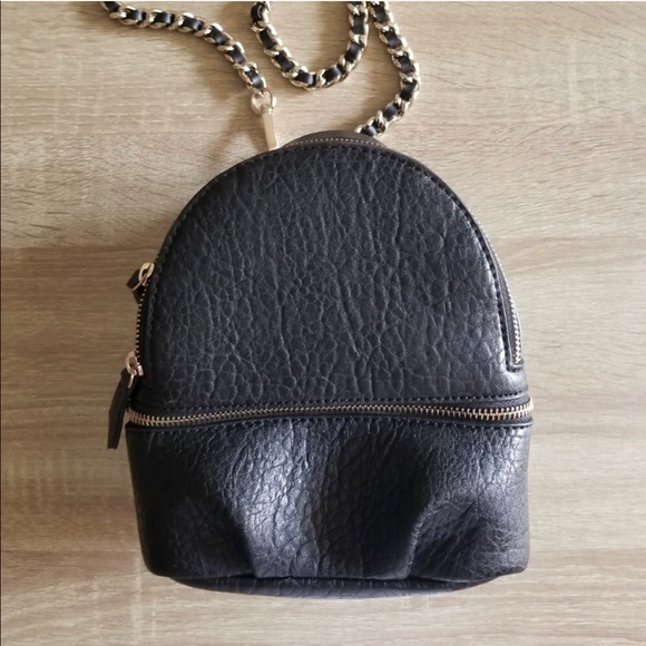 Zara Handbags - Zara convertible bag w/ detachable chain